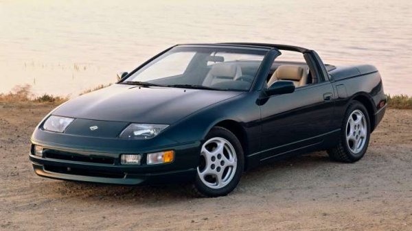 Купето и роудстърът 300 ZX, от които бяха взаимствани фаровете за италианския суперавтомобил, също бяха скъпо удоволствие. Не обаче и в сравнение с Diablo.