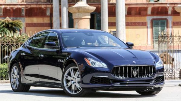Казват, че Maserati Quattroporte има задни светлини от корейския седан Daewoo Nubira. Дори ако това е така (което е доста съмнително), взаимстването на компоненти от други производители не се ограничаваше само до оптиката.