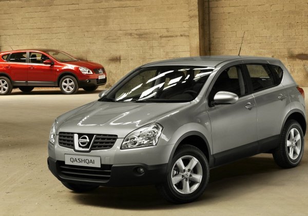 Появата на първото поколение на европейските внесе много промени, защото Qashqai определено беше един от най-продаваните SUV. Всичко благодарение на атрактивна цена, практичност, нисък разход на гориво и най-вече добро оборудване. По време на пускането му японците се заклеха, че този модел е тестван по такъв начин, че ще бъде възможно да се забравят скъпите посещения при механика, свързани с повреди в продължение на много години.