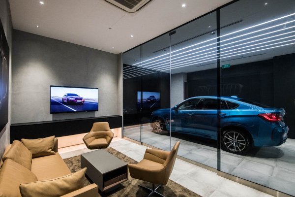 В спора между двете компании BMW също има своите козове. Баварската компания продава повече от своя конкурент, като печели битката и на големите световни пазари. През миналата година BMW пласира 2 млн. нови автомобила, докато Audi завърши с 1,7 млн.