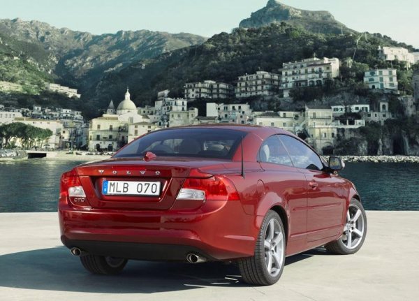 Volvo C70 2010