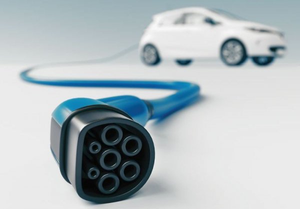 "Ако електромобилите се зареждат без всякаква стратегия, това може да доведе до повишен недостиг на енергия или до нуждата от допълнителни генерационни мощности за пиковите натоварвания. В същото време една оптимизирана стратегия за зареждане може да даде допълнителна гъвкавост на енергийната система и да улесни интегрирането в нея на различни енергоизточници, понижавайки цената на производство на електричеството" , отбелязват авторите на доклада, който впрочем се отнася само до леките автомобили, без да охваща автобусите и камионите. 
Ако няма такива инструменти за насочване на потребителското поведение, масовото въвеждане на електрически коли ще доведе до пикове в зареждането, които ще съвпадат с пиковете в общото потребление на ток: най-вече сутрин и вечер. Което вещае сериозни проблеми за мрежите. 
