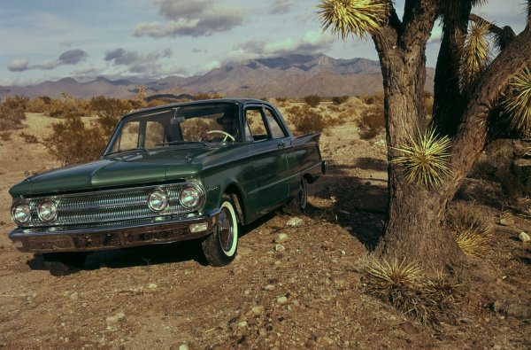 През втората половина на 50-те години Ford иска да добави нова марка към гамата си от дъщерни марки, която да заеме ниша между &bdquo;народните&ldquo; автомобили Ford и по-скъпите модели Mercury. Тя се превръща в скандалната марка Edsel, която просъществува само три години и донесе огромни загуби на компанията-майка. Марката нанесе сериозен удар върху репутацията на компанията, така че те се опитаха да премахнат напълно следите й от новите автомобили.