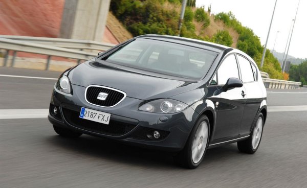 Испанският бранд на VW в последните години донякъде е оставен на течението - главните усилия са насочени към отделената от него и несравнимо по-доходна марка Cupra. Оредялата гама, повишените цени и все по-агресивната конкуренция на корейци (а вече - и китайци) обясняват тези 78% спад спрямо 2008, и 48% спад спрямо 2016. 
