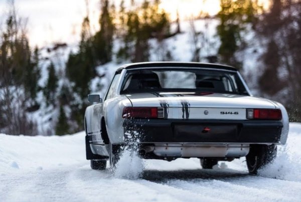 Средноразположеният двигател и targa-покривът на теория намаляват драстично шансовете за успехи в рали порта, но това Porsche's 914-6, подготвено от Tuthill, се чувстваше напълно уверено по заснежените етапи. 

