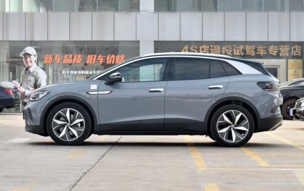 Най-продаваният електромобил в Европа е едва на седмо място в класацията. Тук бройката включва също вариантите ID.4 X и ID.4 Crozz, произвеждани в Китай от местните партньори на VW - SAIC и FAW.
Продажбите растат - миналата година за същия период са били около 39,000. 
