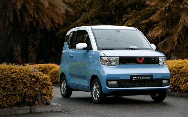 Най-евтиният електромобил на планетата продължава да завладява нови клиенти, макар отдавна вече да не е сам в своята пазарна ниша, в която вече оперират и конкуренти като Chery QQ. 
