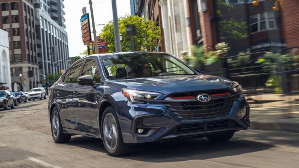 Поредна свидна жертва на SUV-манията: след седем поколения и 36 години на пазара, Legacy приключи жизнения си път. Subaru продължава обаче да произвежда някогашната комби версия Outback, която отдавна вече се превърна в типичен SUV. 
