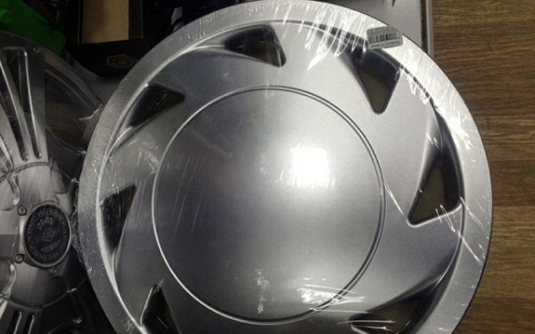 Солта, мръсотията, пясъкът и ниските температури ускоряват износването и корозията на стоманените джанти. Повредите през зимата могат лесно да бъдат маскирани чрез инсталиране на нови тасове.