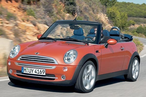 Mini Cabrio, бензинови мотори от 90 до 170 к.с., цени от около 19300 евро 