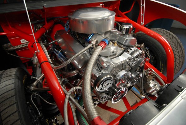 Ежедневен NASCAR автомобил. Базиран е Chevrolet Impala SS от 2009 година 