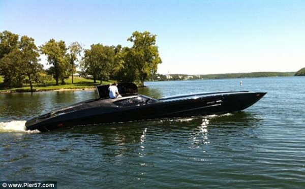 ZR48 MTI - високоскоростна моторна лодка с мощност 1350 к.с. и дизайн, вдъхновен от Corvette