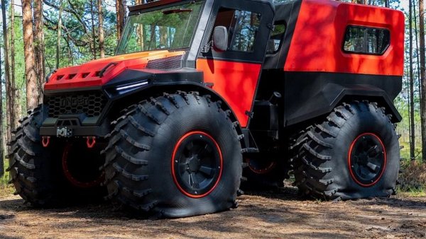 Както подобава на сериозен всъдеход, TF4 има вградена система за автоматично помпане (или спадане) на гумите. Само с натискането на един бутон в кабината можете за броени секунди да промените налягането в гумите за преодоляване на определени препятствия. Това обаче е допълнителна екстра, а не серийно оборудване. 
