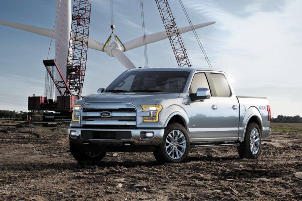 Ford направи някои дръзки, немислими неща с новото 13-то поколение F-150 през 2015 г., преминавайки към по-лека тежка алуминиева конструкция и гама от предимно V6 задвижвания. И се получи. Тези ходове се оказаха забележително далновидни и поставиха основите за разширяване на обхвата с хибридни и електрически версии.