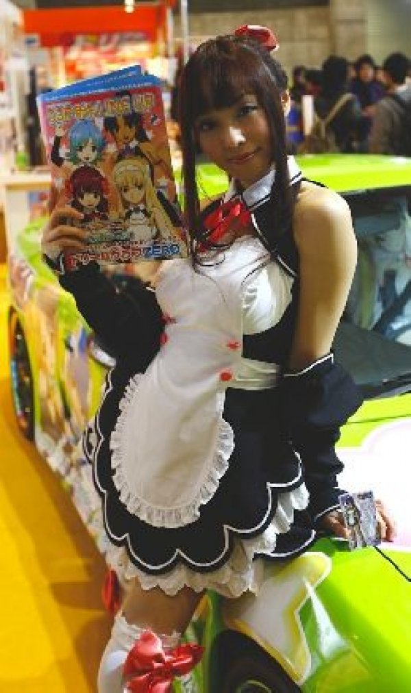 Момичетата на автомобилен салон Токио 2011