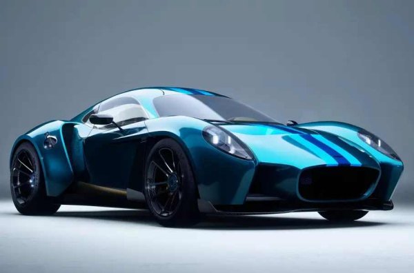 Антъни Джанарели, който проектира Lykan Hypersport и последните модели на Caterham, обяви "аналогов спортен автомобил" с V8 двигател, базиран на Ferrari 360 Modena. Това ще е първото творение на Art Machines от AJ. Атмосферният V8 с обем от 3.6 литра генерира 400 к.с. и 373 Нм в оригиналния модел, но за Ælla-60 мощността ще бъде близо 500 к.с. Двигателят ще се комбинира с ръчна скоростна кутия и задно задвижване. Теглото на автомобила ще е около 1130 кг, а ускорението до 100 км/ч ще отнема 3,5 сек.
