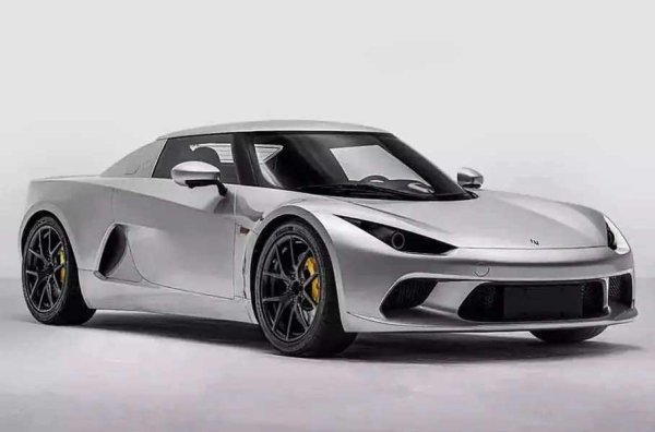 "Националният спортен автомобил на Китай" преди се наричаше SC-01, но наскоро промени името си, за да стане част от марката JMEV, и получи обозначението 01. Стартъпът Tianjin Gongjianpai Auto Technology си осигури инвестиция от десетки милиони юана от технологичния гигант Xiaomi. Прототипът беше демонстриран за първи път преди три години. Автомобилът получи два електромотора с обща мощност от 425 к.с.
