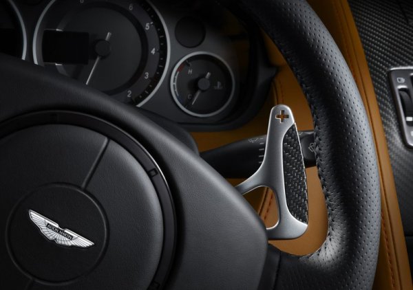 Aston Martin DBS Carbon Edition