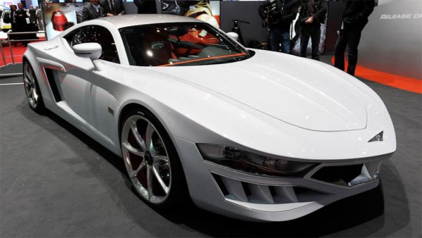 Всъщност, разделянето на две на Hispano-Suiza в средата на миналия век по удивителен начин се отразява в нашето време. В момента има две компании, които нямат нищо общо помежду си. За испанската вече стана дума, но историята на швейцарската е още по-любопитна.

Работата е там, че в началото на хилядолетието френският концерн Safran дава правата за използване на марката на испанската фирма Mazel Engineering. Тя прави две концептуални купета &ndash; пътническо и състезателно, като замисля и седан, но нещата приключват.