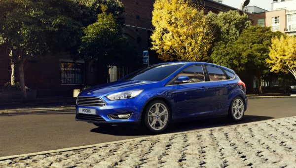 (14 587 продадени автомобила, спад с50,6%).