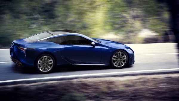 Оценката на Lexus LC е 81/100, като и тук тя е за версията преди фейслифта от миналата година. Единственото изтегляне на модела от тази година е заради повреда на камерата за обратно виждане, а годишните разходи за поддръжка се оценяват на около 551 долара. 
