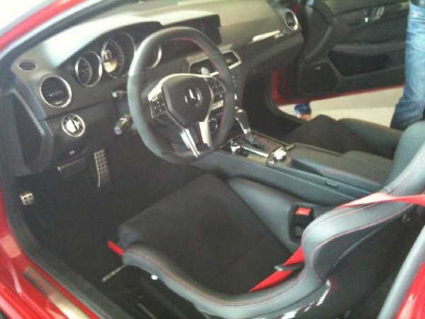 Първи снимки на Mercedes-Benz C63 Black Series 