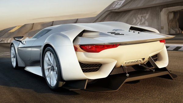 Това вероятно е най-готиният френски суперавтомобил, правен някога. GT by Citro&euml;n прави своя дебют на автомобилното изложение в Париж през 2008 година и е резултат от сътрудничеството между френския автомобилен производител и Polyphony Digital - създателите на франчайза за симулатор на шофиране Gran Turismo (GT по-късно участва в играта). Самата кола привлече толкова много внимание, че Citro&euml;n реши да изгради шест разрешени за движение по пътищата версии на готиния концептуален автомобил.