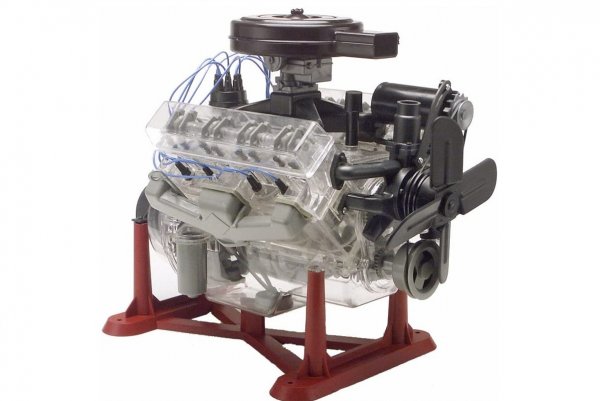 С няколкостотин отделни компонента, този конструктор от Revell напълно ще ви откъсне от света за часове. И, ако сте достатъчно прецизни, накрая ще ви се отплати с идеална демонстрация как функционира един истински V8 - коляновият вал се върти, буталата се движат, клапаните се отварят и затварят. Струва около стотина евро.
