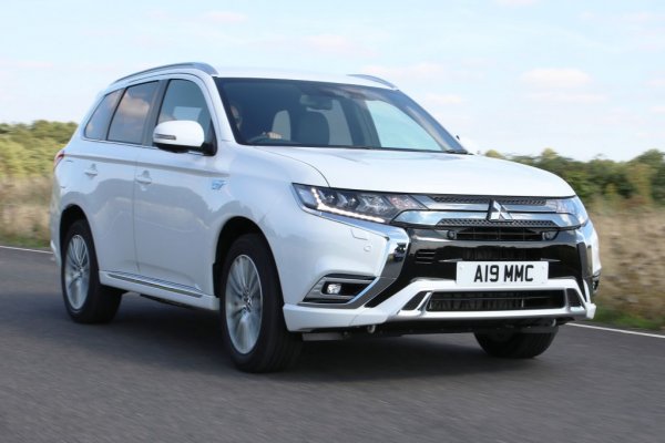 Продажбите на зареждащи се хибриди също се ускоряват покрай засилените държавни субсидии, и през ноември цели шест модела надхъвлят трите хиляди продажби (Mercedes A250е - 4517 автомобила, BMW 330e - 4229, Mercedes GLC300e - 3691, Volvo XC40 - 3 683, Volkswagen Golf PHEV - 3618, и VW Passat GTE - 3 442). 
Най-продаваните от началото на годината:
1. Mitsubishi Outlander PHEV - 24 868
2. Volvo XC40 PHEV - 24 290
3. Mercedes A250e - 23 689
4. VW Passat GTE - 22 909
5. BMW 330e - 22 454
