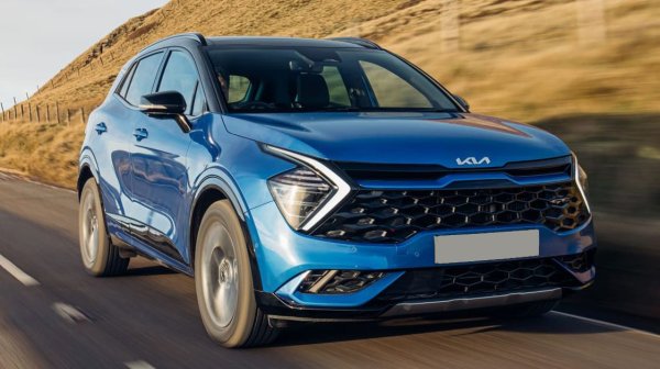Пазарен дял: 5.6% 

Kia отчита 17% ръст на годишна база и се е насочила към най-доброто представяне в цялата си история на българския пазар. Най-търсеният модел си остава Sportage, с 46% ръст спрямо същия период на 2023. Последната производствена серия от Ceed преди спирането на модела също се разграбва (+111%). 

Най-продавани модели:
Sportage - 850
Ceed - 551
Stonic - 184
xCeed - 152
ProCeed - 96
Niro - 83
Sorento - 72
Picanto - 58
