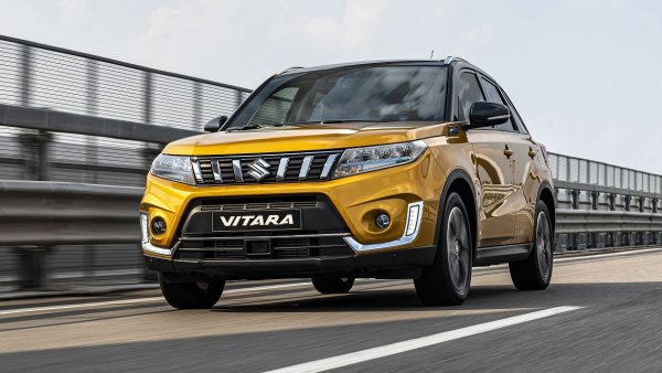 Пазарен дял: 1.9%

До лятото Suzuki имаше трицифрен ръст в България, но той се дължеше до голяма степен на всъдеходчето Jimny, чиито продажби за Европа за съжаление приключиха. Сега ръстът при японските намалява до 86%, а пазарният дял се смъква с една десета. Ignis също напуска българския пазар. 

Най-продавани модели:
Jimny - 247
Vitara - 177
S-Cross - 117
Swift - 112
Swace - 38
Ignis - 39
