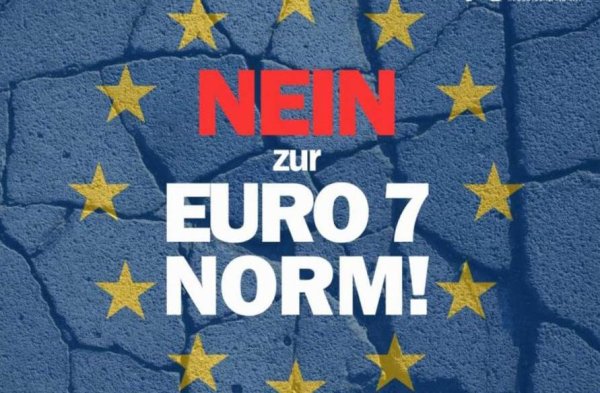 А отделно има и тавани за т. нар. парникови емисии - отделяните количества СО2. По сега действащия регламент 2019/631, в сила от януари 2020, те са ограничени на 95 г/км средно за автомобил. Производителите, които надхвърлят това, плащат глоби - по 95 евро за всеки допълнителен грам, за всеки автомобил. Това ще ви изясни защо по-големите двигатели внезапно изчезнаха от масовите автомобили, а цели марки, като Infiniti например, напуснаха Европа. И защо всички масово използват трицилиндрови турбодвигатели вместо по-просто устроените и по-надеждни мотори с атмосферно пълнене. 
Но нещата тепърва ще стават по-сложни. От 2025 в сила трябваше да влезе следващият стандарт - Euro 7. Първоначалните предложения за лимитите в него на практика щяха да заличат дизеловите автомобили и да пощадят само някои хибриди в добавка към електромобилите. Въвеждането на Евро 7 бе отложено за 2027, а изискванията - леко смекчени, но това не променя посоката на политически натиск. 