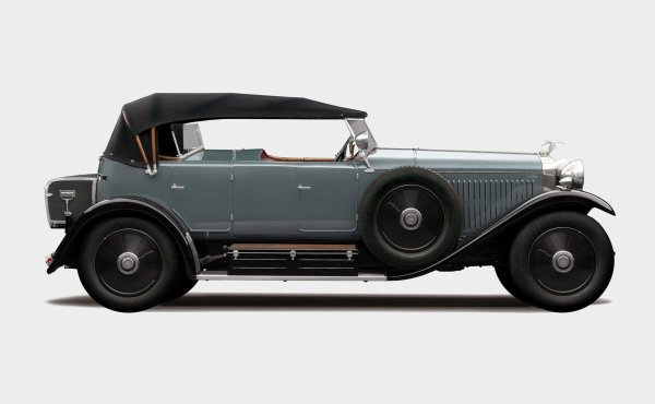 Този отлично запазен екземпляр от 1926 година е с 6-цилиндров двигател с работен обем 4500 куб. см, и с каросерия от Bligh Brothers.