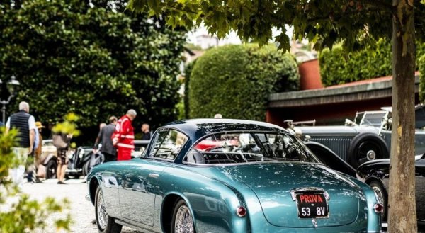 Произвеждан само три години между 1952 и 1954, той съществува в едва 114 бройки, дело на гениалния инженер Данте Джакоза.
