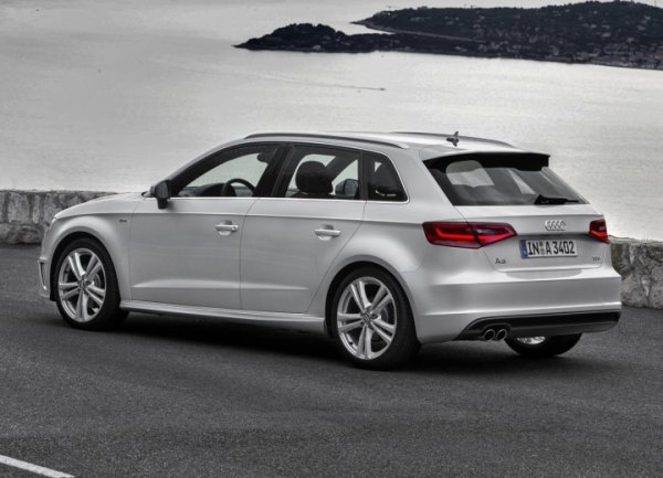 Дисковете постепенно се износват поради резки потегляния и често шофиране в задръстване. Идва момент, в който управляващият блок вече не може да компенсира това, така че скоростната кутия започва да се запъва и да проточва времето между предавките. Има само едно решение: смяна на съединителя с последваща адаптация. Важно е да не се отлага, тъй като това води до прегряване и увеличено натоварване на мехатроника.
