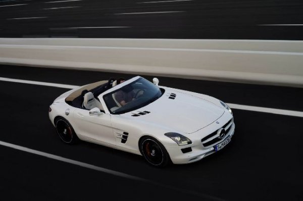  Mercedes-Benz SLS AMG Roadster
