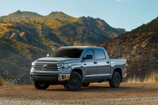Голямото предимство на Toyota Tundra е възможността за теглене на товар 4,6 тона. В оборудването на пика влизат навигация и асистенти Amazon Alexa, както и голям брой системи за безопасност и асистенти на водача.