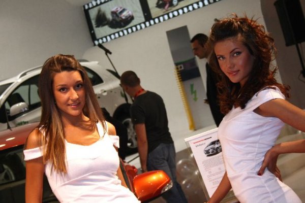 Момичетата на Автосалон София 2011