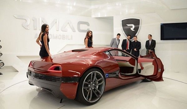 Франкфурт 2011 - Concept One - електрически суперавтомобил на хърватската компания Rimac, чийто интериор е изработен от българското тунинг ателие Вилнер.