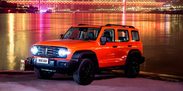 През цялата изминала година китайските медии, както и компанията-производител подклаждаха интереса на феновете към усъвършенствания SUV Wey Tank 300. Кампанията се засили след премиерата на автомобила на автосалона в Ченгду през юли, но продажбите на модела стартираха едва в началото на тази година.