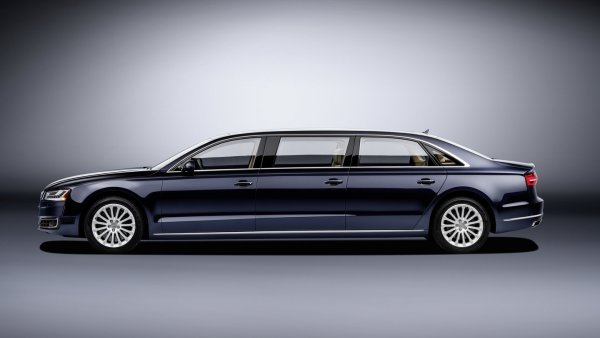 Audi A8 с шест врати 