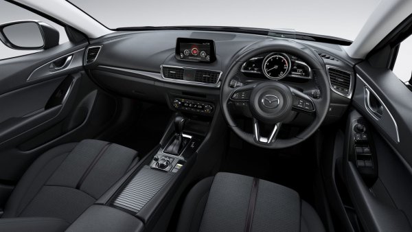 Обновената Mazda3 (Axela) за пазара на Япония