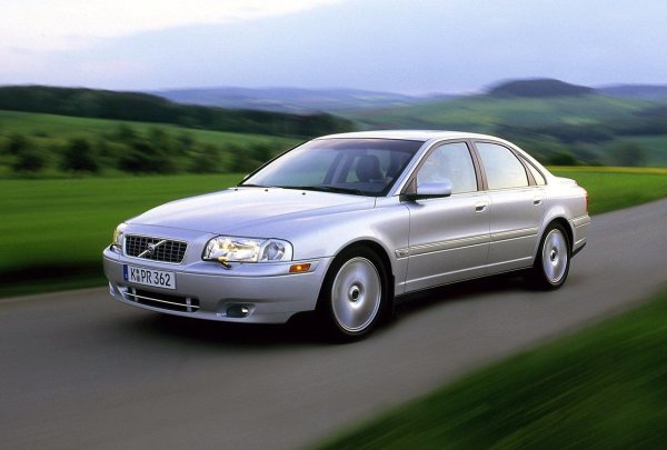 Много често S80 често се пренебрегва и подценява, което обяснява защо може да се намери на сравнително по-ниска цена. Оборудването е богато, а бензиновите двигатели са много надеждни. Повечето проблеми са свързани с автоматичната скоростна кутия, окачването (това е тежка кола) и предупредителните светлини за ABS. 