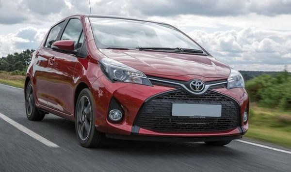 Най-надеждната кола втора ръка във Великобритания е...Toyota Yaris. Този хечбек може и да е малък, но неговите собственици не съобщават за проблеми. А 4 от всеки 10 собственици на Yaris отговаряха именно с "надеждност" на въпроса какво харесват най-много в своя автомобил.
