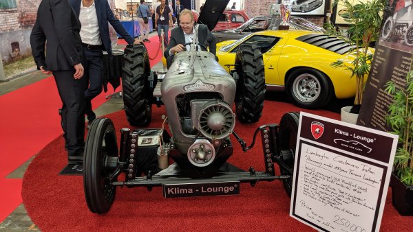 Юбилеен модел, произведен само в пет бройки. Ключът за запалването е от злато с инкрустирани диаманти. Цената: 250 000 евро. 
