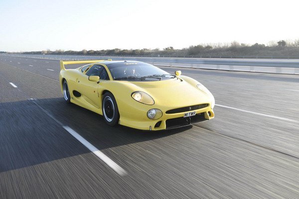 Jaguar XJ220