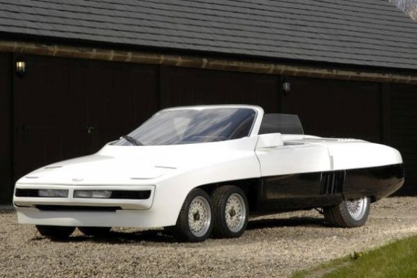 Влиянието на болида на "Тирел" несъмнено е помогнало и за появата на Panther 6 - суперавтомобил, представен през 1977. Двигателят - 8.2-литров V8 от Cadillac с 600 конски сили - на теория трябваше да развива 330 км/ч. Оборудването включваше телефони във всяка от вратите и телевизор в централната конзола. А цената, 40 000 лири, беше с около 40% по-висока от тази на най-скъпите Ferrari и Lamboghini от онази епоха.
