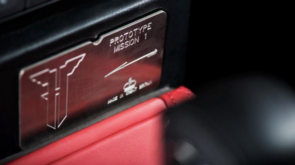 Flying Huntsman - доработен Land Rover Defender от Kahn Design 