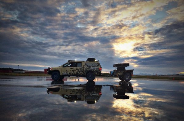 Nissan Project Titan - базиран на Titan Crew Cab PRO-4X уникален модел, създаден след анкета във Facebook