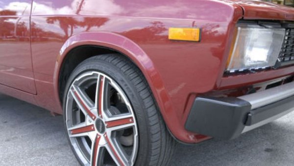    Този ВАЗ 2105 се продава в САЩ за 30 000 долара. 